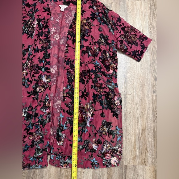 Arizona Jean Co. • Burnout Velvet Floral Kimono - Picture 10 of 11